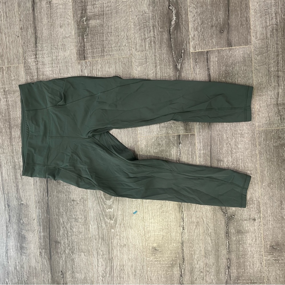 Lululemon lot - Picture 10 of 16
